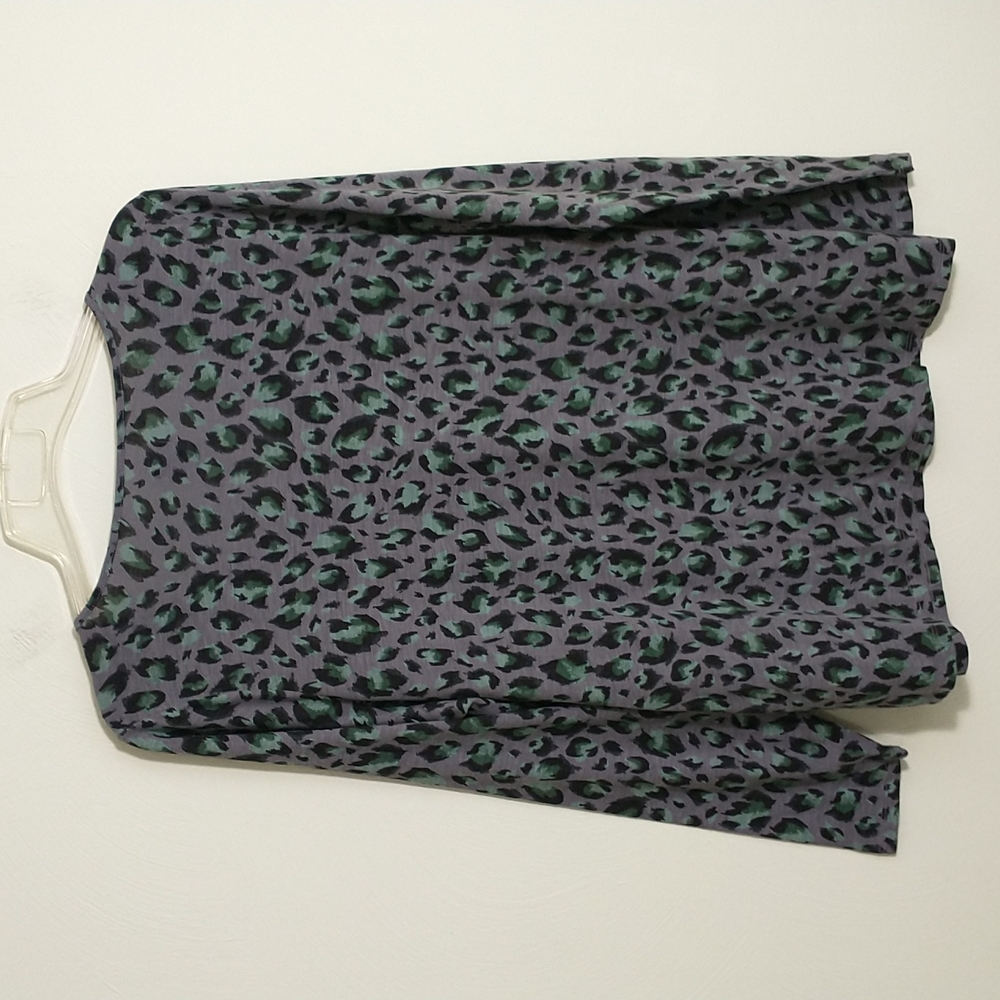 G.I.L.I. Gray leopard print long sleeve Jersey knit T-shirt sz 2X - Picture 5 of 10